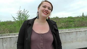 Jouer Hollyboule - Inessa, une jolie bbw, se fait défoncer le gros cul de salope