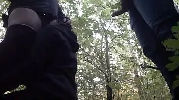Odtwórz Moja dziewczyna szarpie kutasa, gdy patrzy, jak spuszczam się w usta innej dziewczyny - lesbijskie iluzyjne dziewczyny