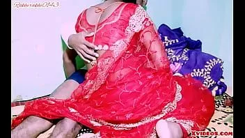 চালান লাল শাড়িতে হট মহিলার হার্ড সেক্স সদ্য বিবাহিত