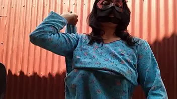 Jouer Lécher une femme pakistanaise appelant Vicky pour lui baiser le cul, son ourdou est clair