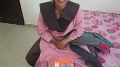 चलाएँ देसी छात्रों ने कोचिंग रूम में टीचर के साथ की दर्दनाक चुदाई