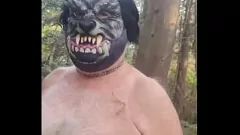 play Caça às bruxas de outono do lobisomem excitado na floresta