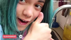 再生 奇妙なラテン系ゲーマー少女がディルドとジャムで大暴れ！